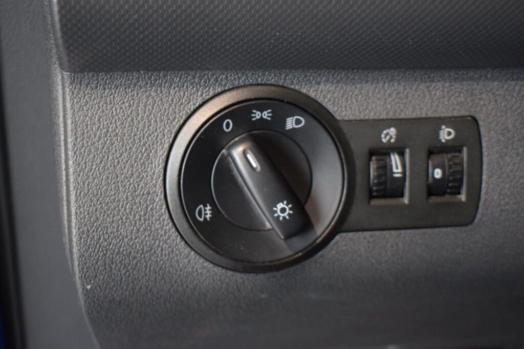 Volkswagen Caddy Exposé-Bild 12