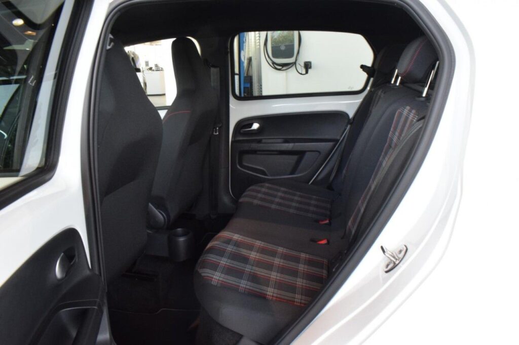 webc vehicle 392672 432531358 006.jpg