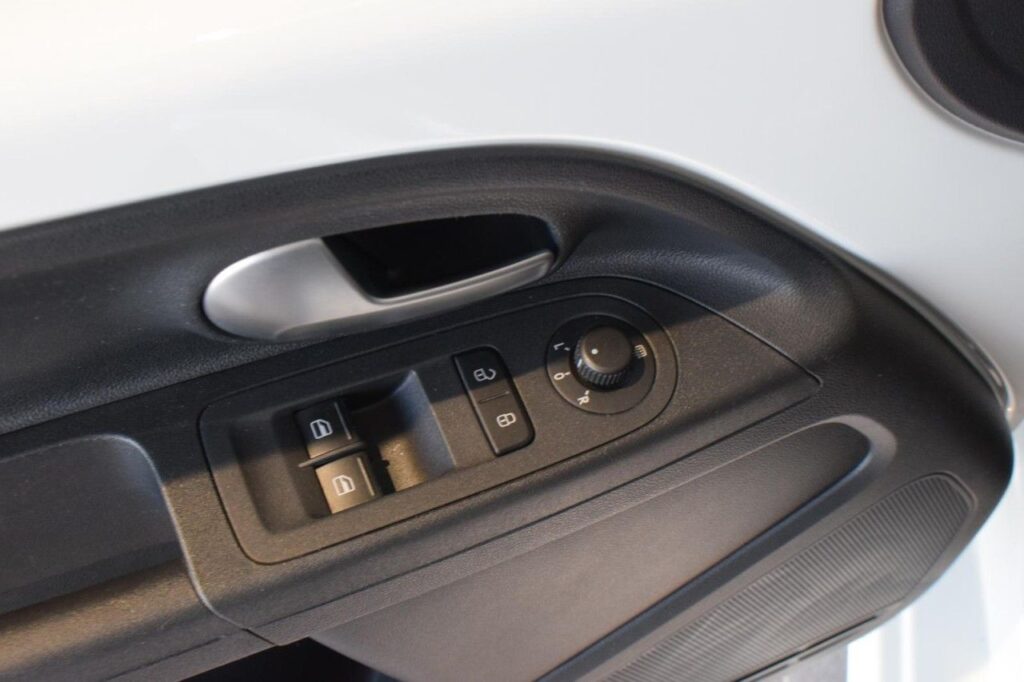 webc vehicle 392672 432531358 009.jpg