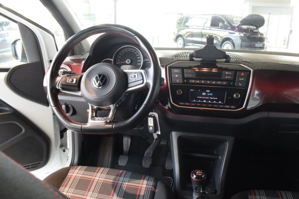 webc vehicle 392672 432531358 011.jpg