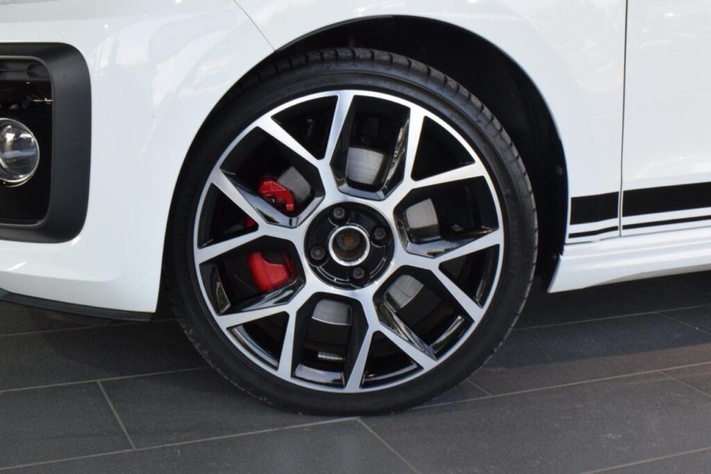 webc vehicle 392672 432531358 017.jpg