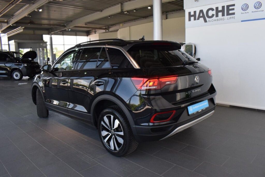 webc vehicle 392673 432531363 004.jpg