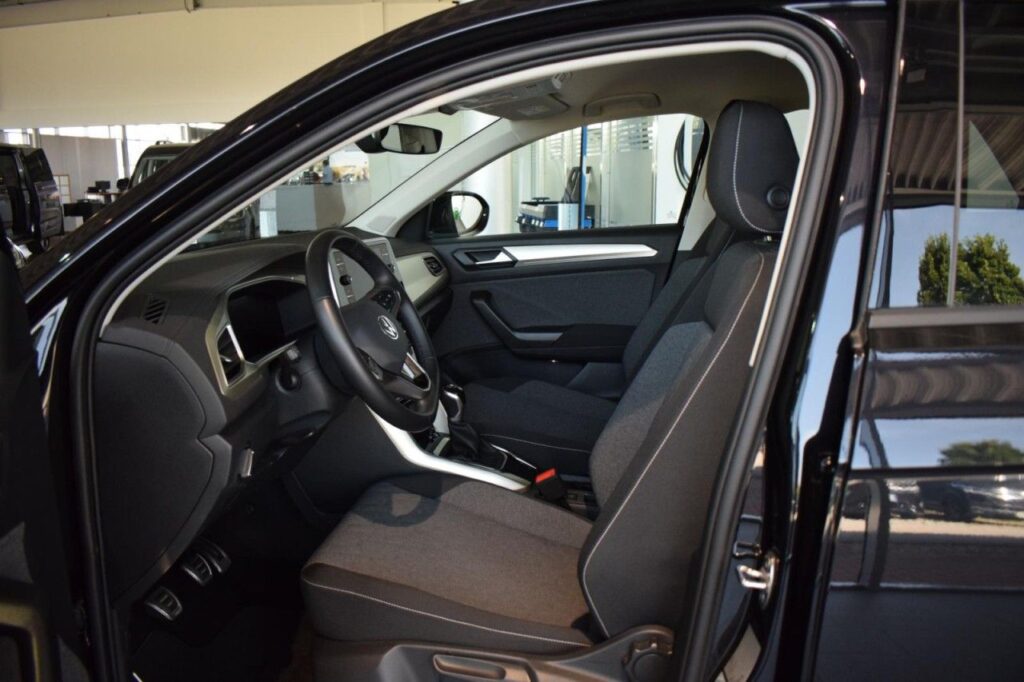 webc vehicle 392673 432531363 005.jpg