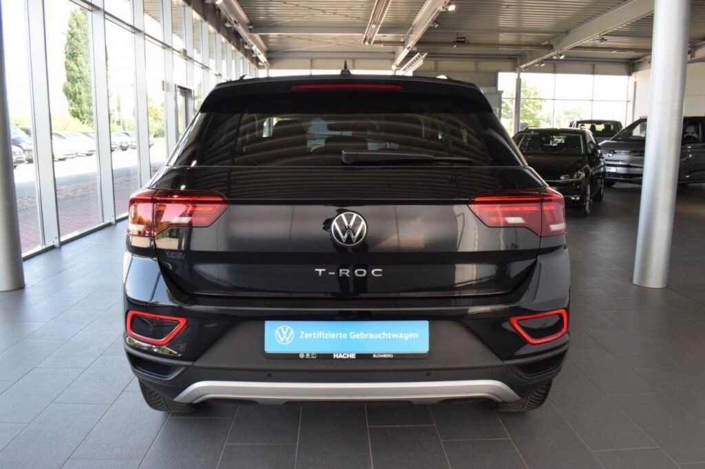 webc vehicle 392673 432531363 008.jpg