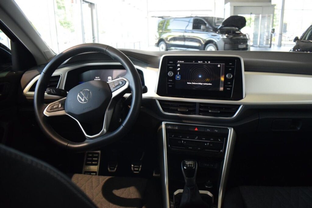 webc vehicle 392673 432531363 010.jpg