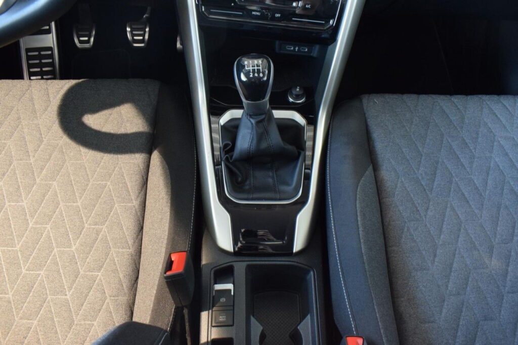 webc vehicle 392673 432531363 015.jpg