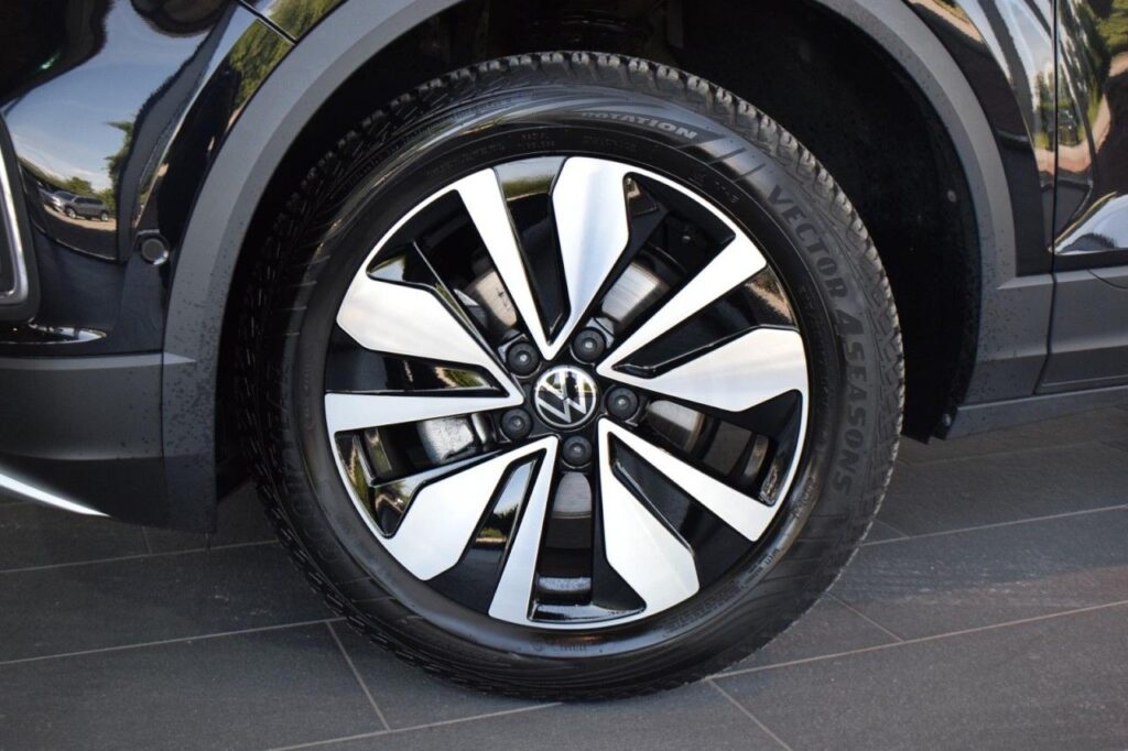 webc vehicle 392673 432531363 017.jpg