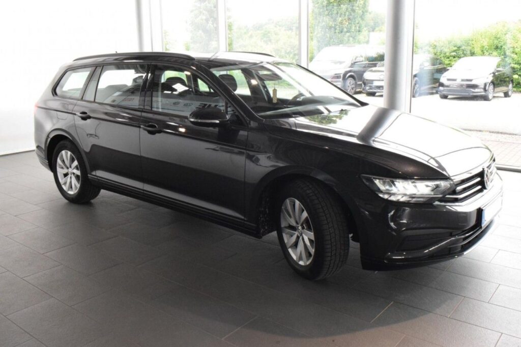 Volkswagen Passat Variant Exposé-Bild 2