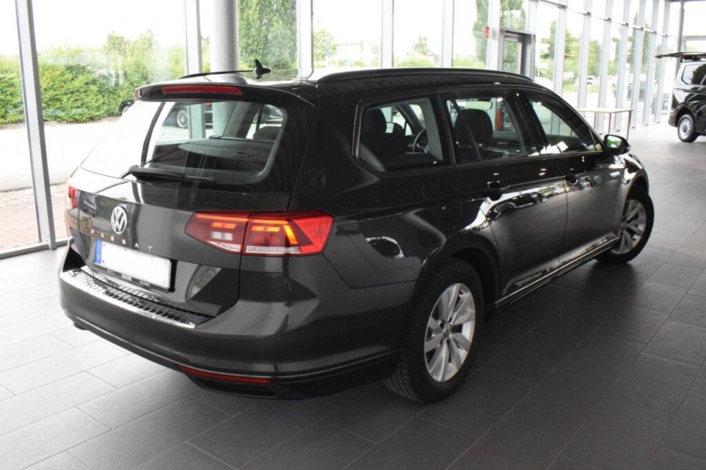 Volkswagen Passat Variant Exposé-Bild 3