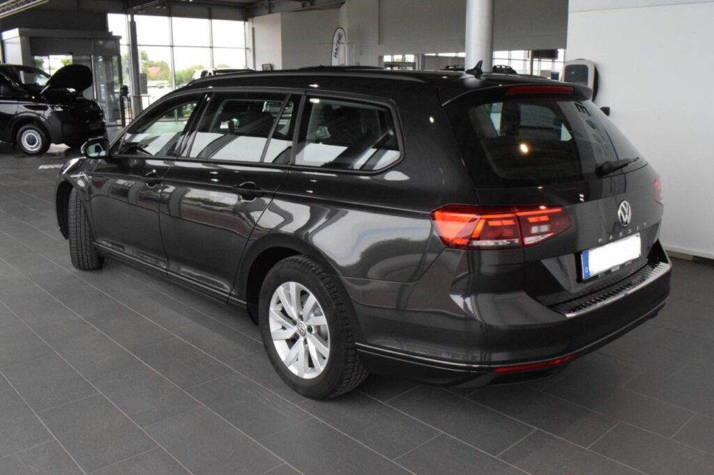 Volkswagen Passat Variant Exposé-Bild 4