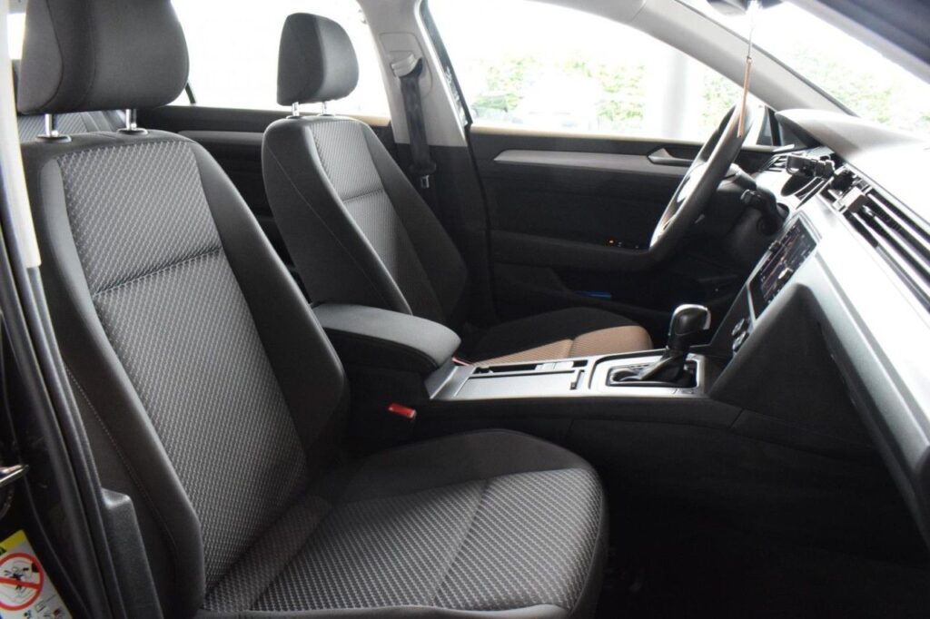 Volkswagen Passat Variant Exposé-Bild 7