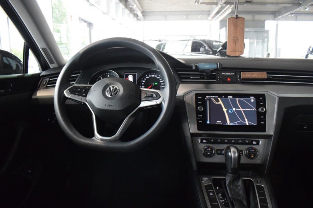Volkswagen Passat Variant Exposé-Bild 10
