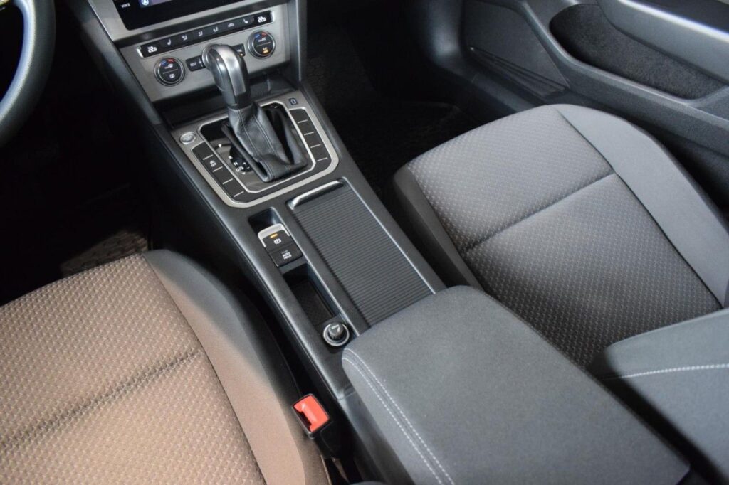 Volkswagen Passat Variant Exposé-Bild 11