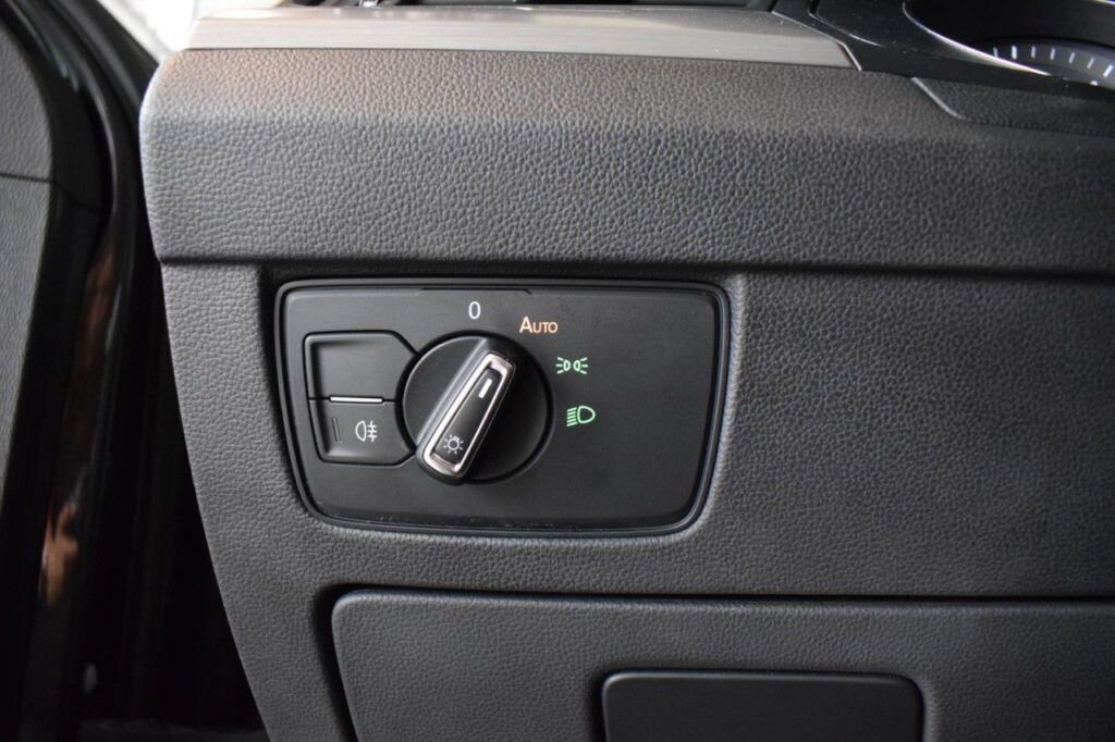 Volkswagen Passat Variant Exposé-Bild 15