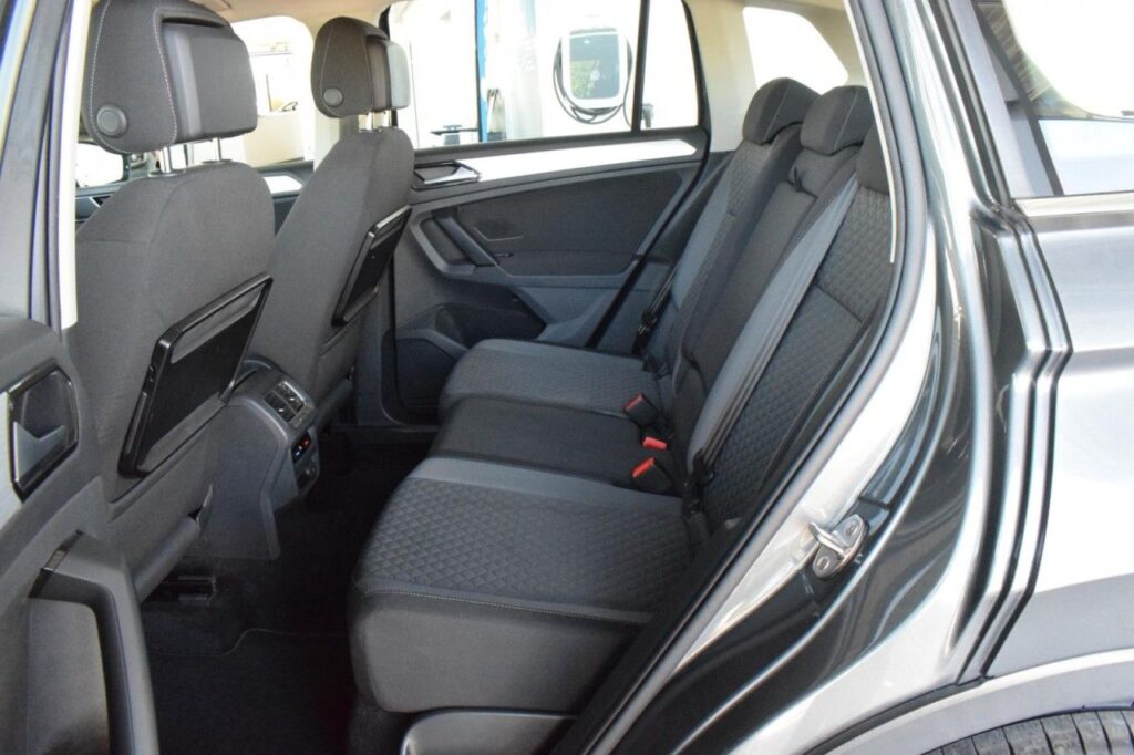 Volkswagen Tiguan Exposé-Bild 8