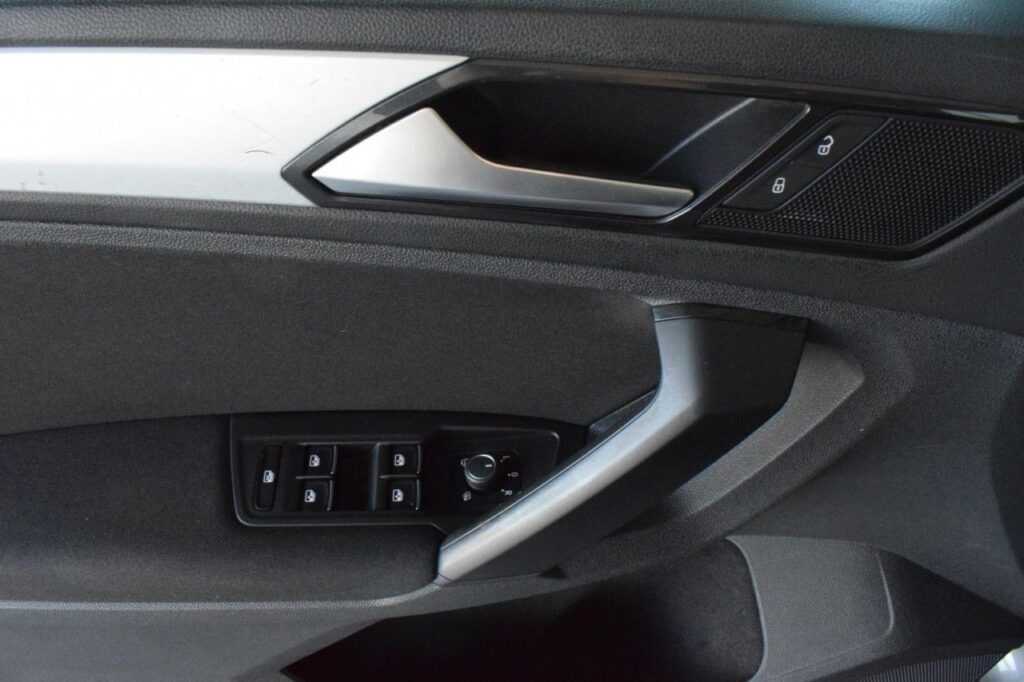 Volkswagen Tiguan Exposé-Bild 12