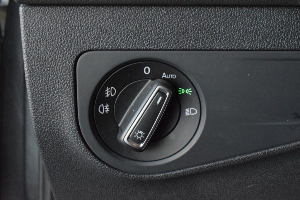 Volkswagen Tiguan Exposé-Bild 13