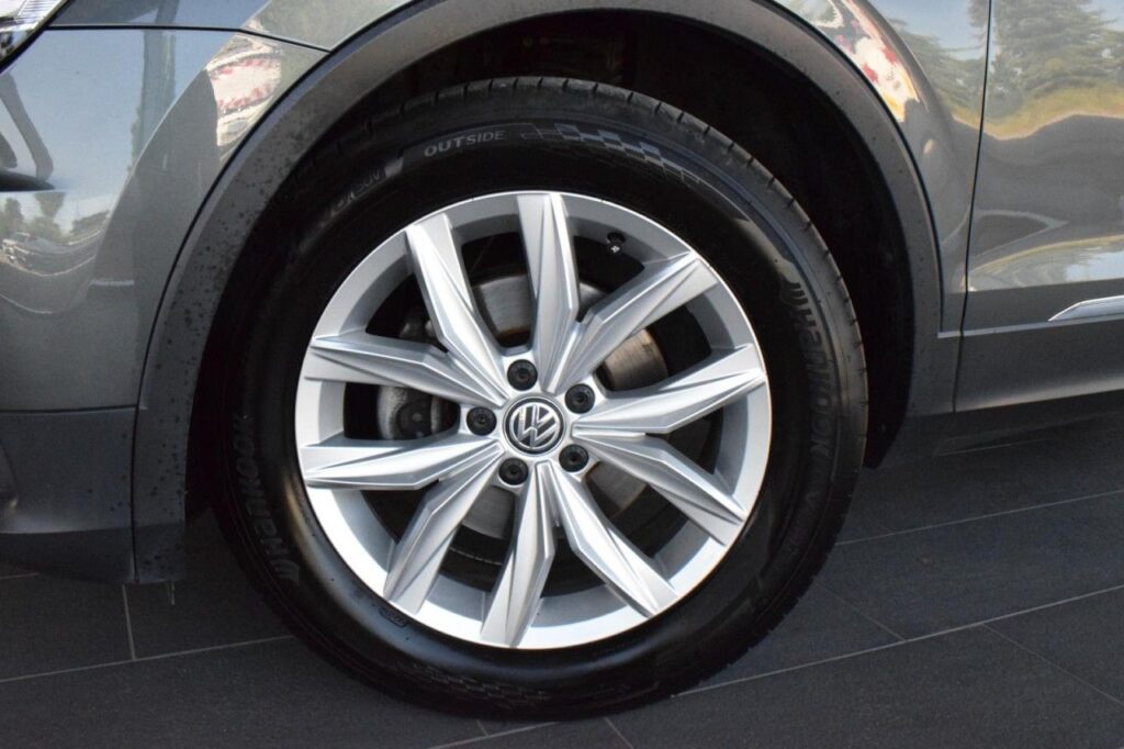 Volkswagen Tiguan Exposé-Bild 17