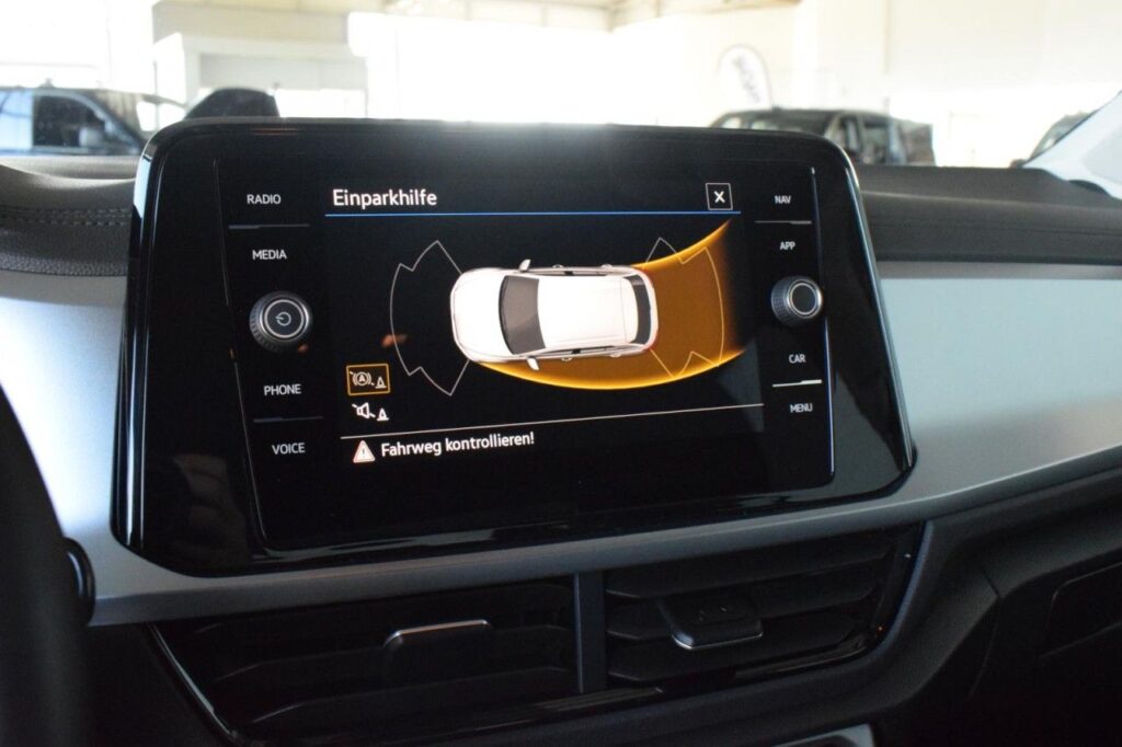 Volkswagen T-Roc Exposé-Bild 15