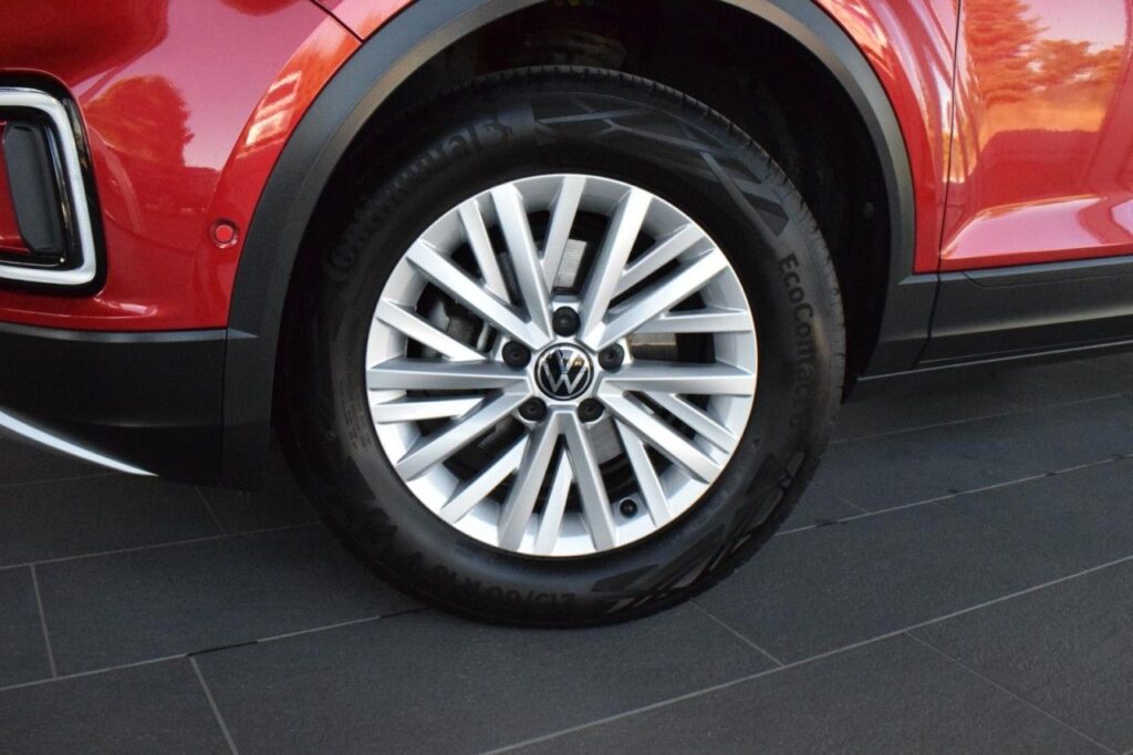 Volkswagen T-Roc Exposé-Bild 18