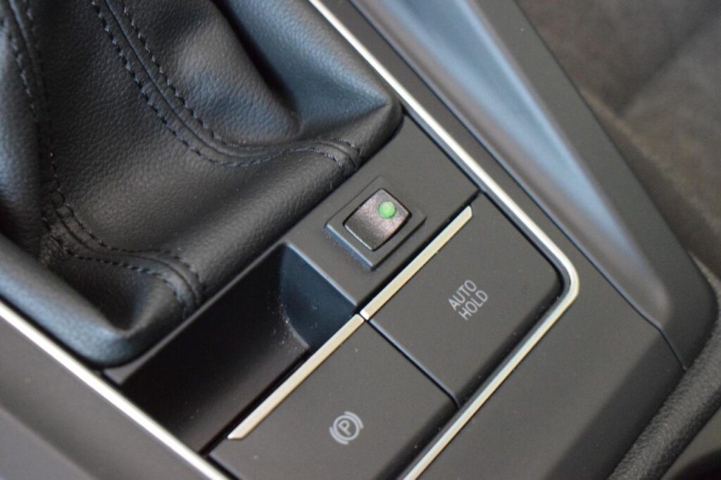 Volkswagen Golf Exposé-Bild 16