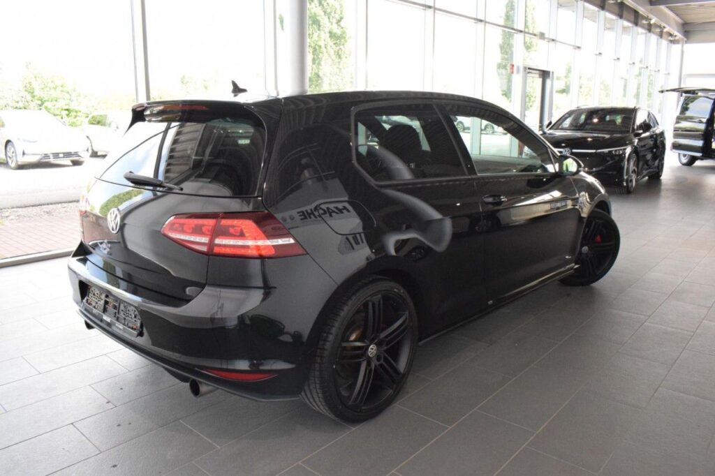 Volkswagen Golf Exposé-Bild 3