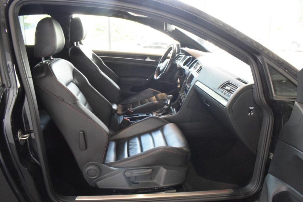 Volkswagen Golf Exposé-Bild 9
