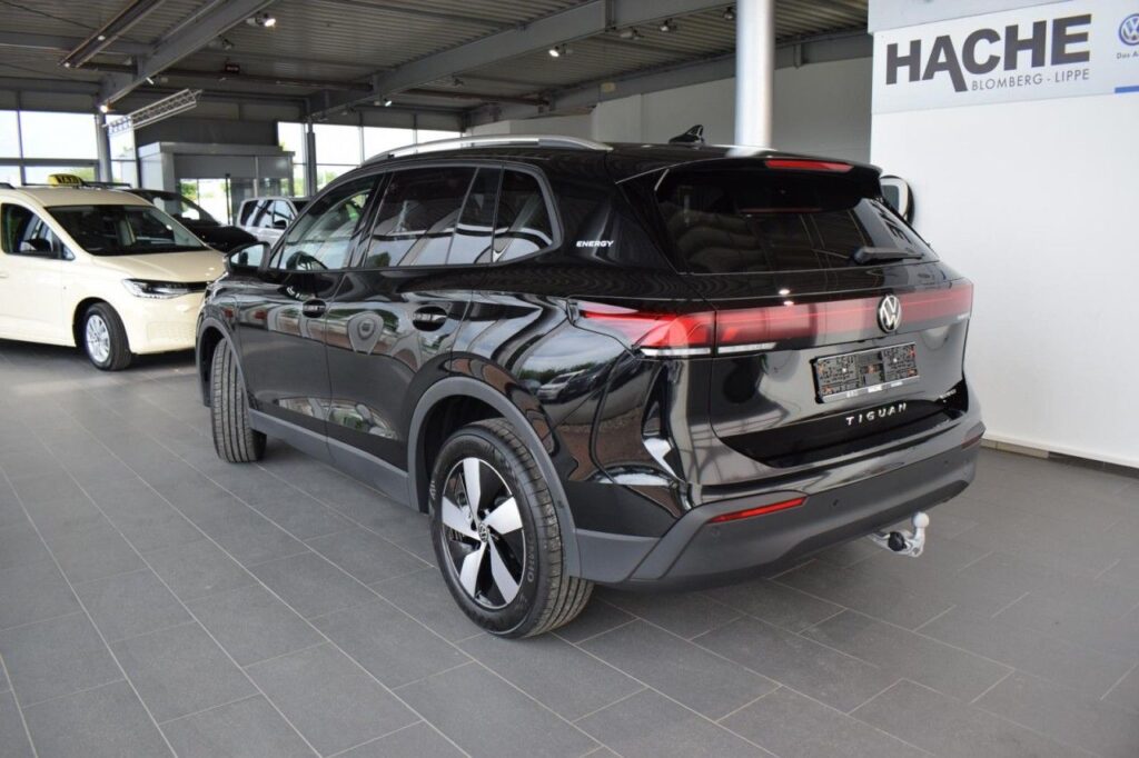 Volkswagen Tiguan Exposé-Bild 3