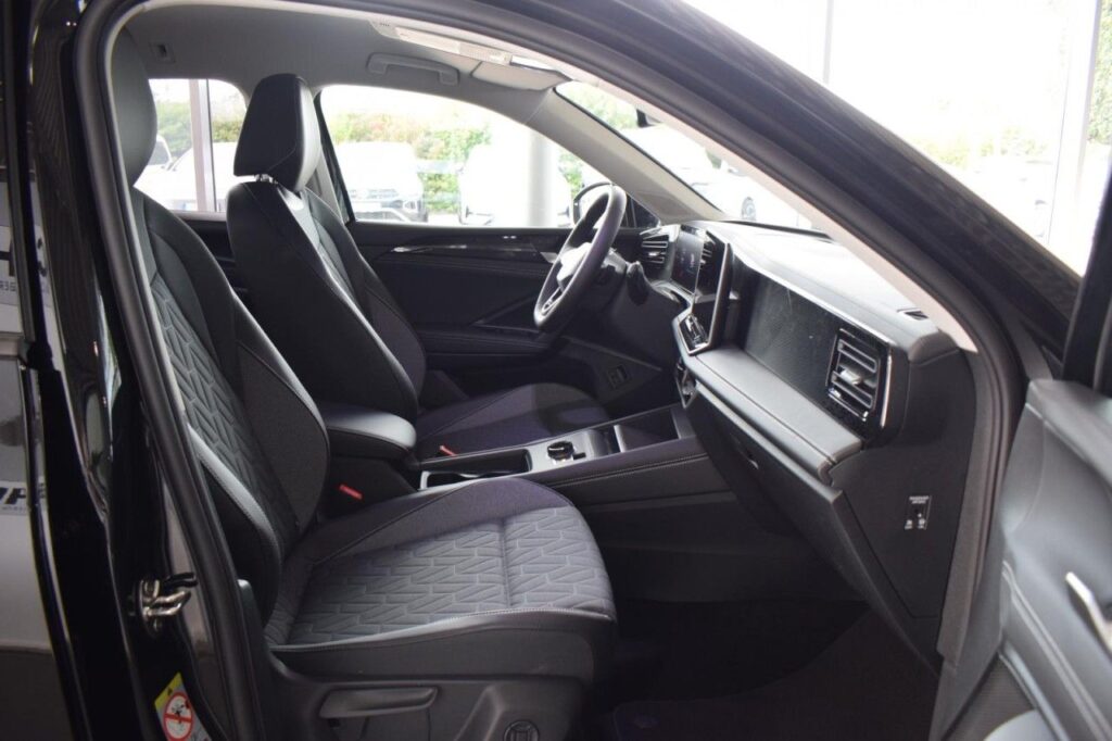 Volkswagen Tiguan Exposé-Bild 9
