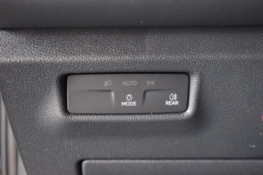 Volkswagen Tiguan Exposé-Bild 12