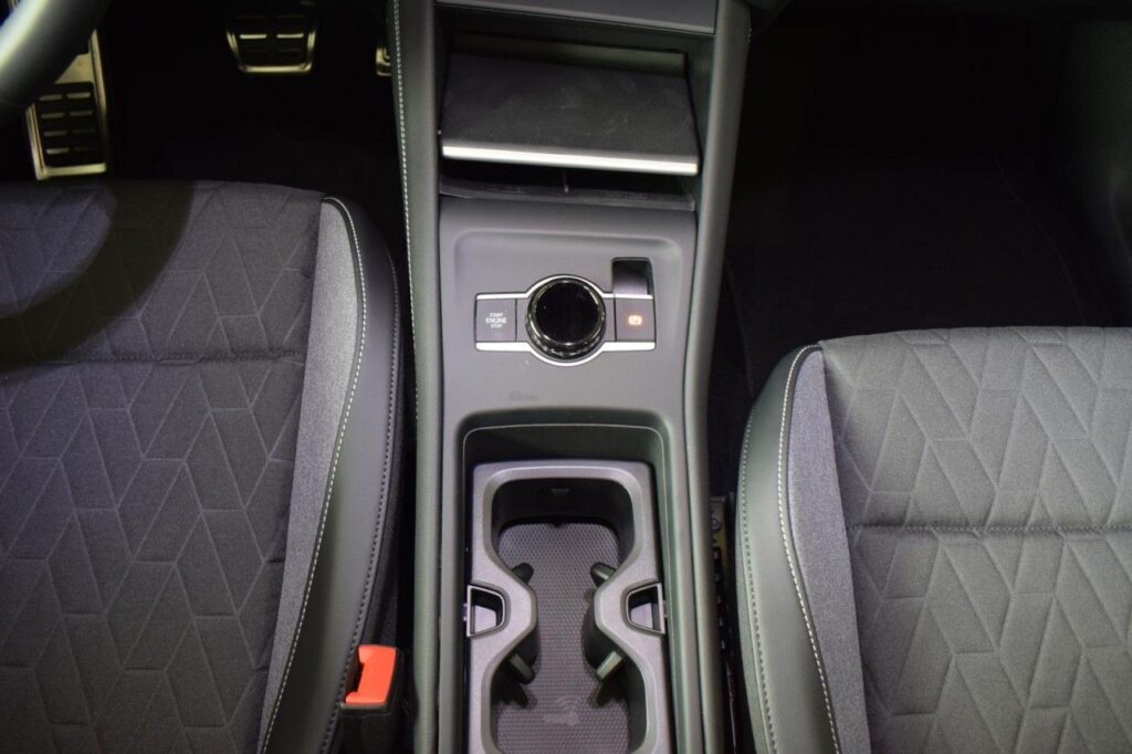 Volkswagen Tiguan Exposé-Bild 13