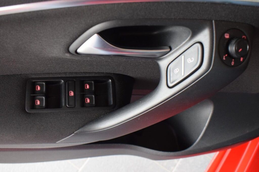 Volkswagen Polo Exposé-Bild 12