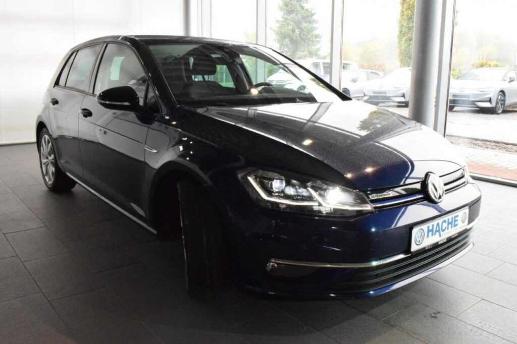 Volkswagen Golf Exposé-Bild 2