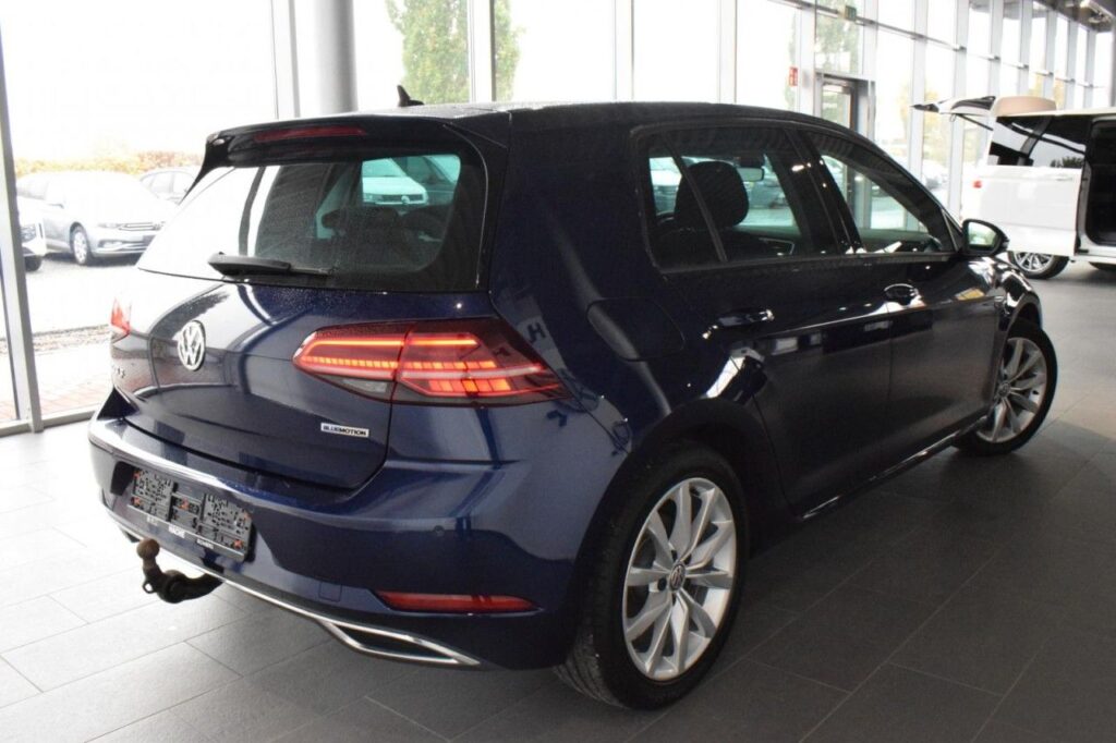 Volkswagen Golf Exposé-Bild 3