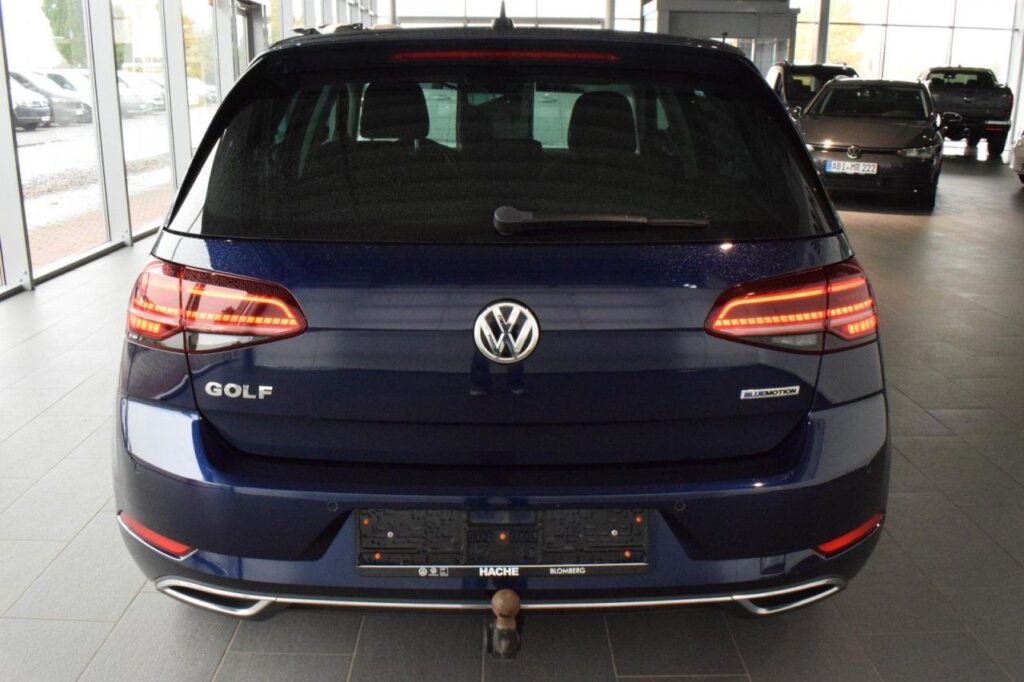 Volkswagen Golf Exposé-Bild 5