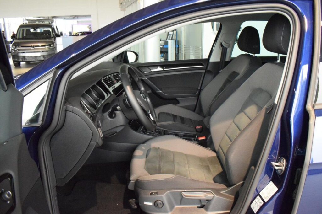 Volkswagen Golf Exposé-Bild 7