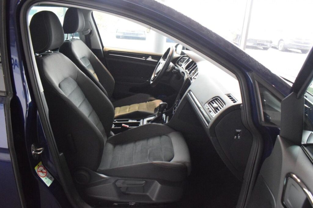 Volkswagen Golf Exposé-Bild 9