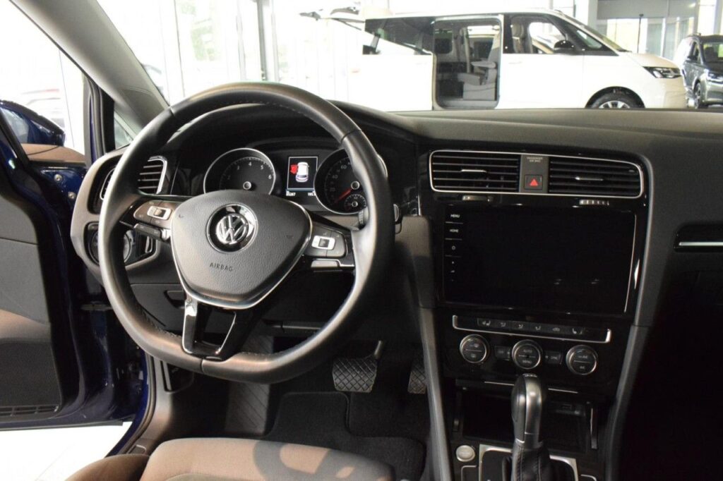 Volkswagen Golf Exposé-Bild 10