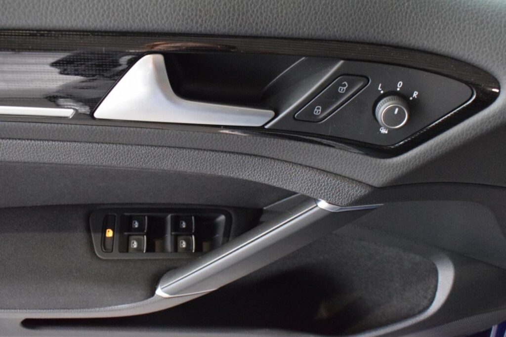 Volkswagen Golf Exposé-Bild 11