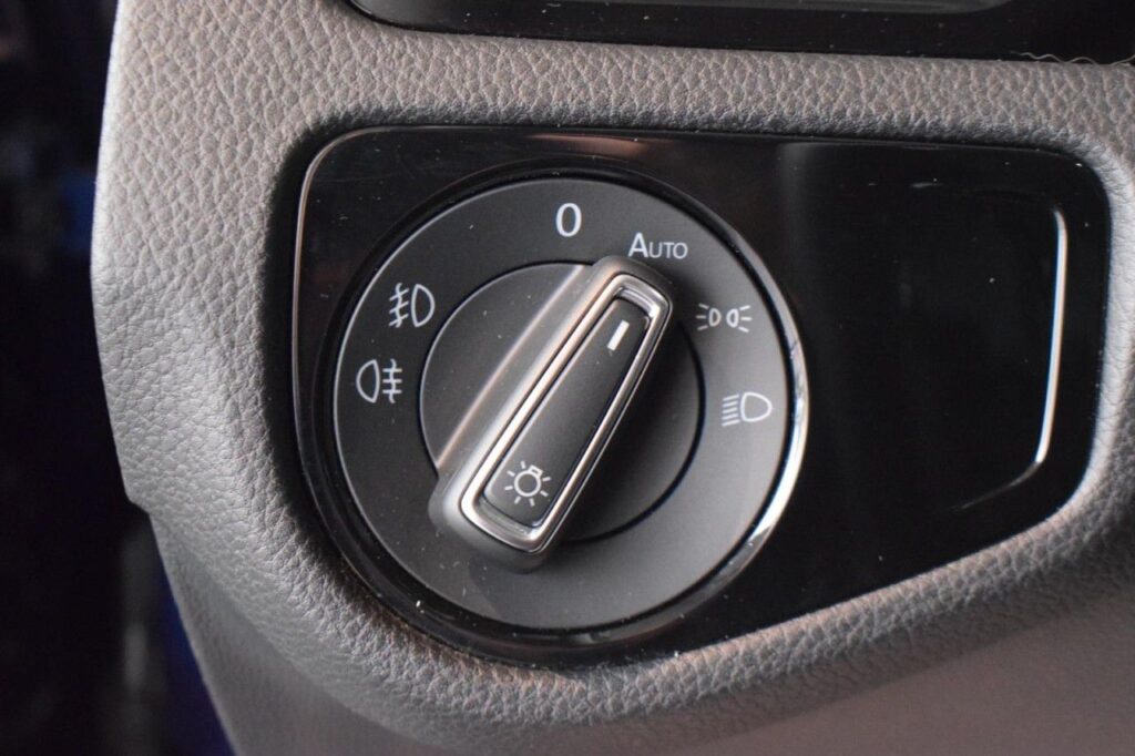 Volkswagen Golf Exposé-Bild 12