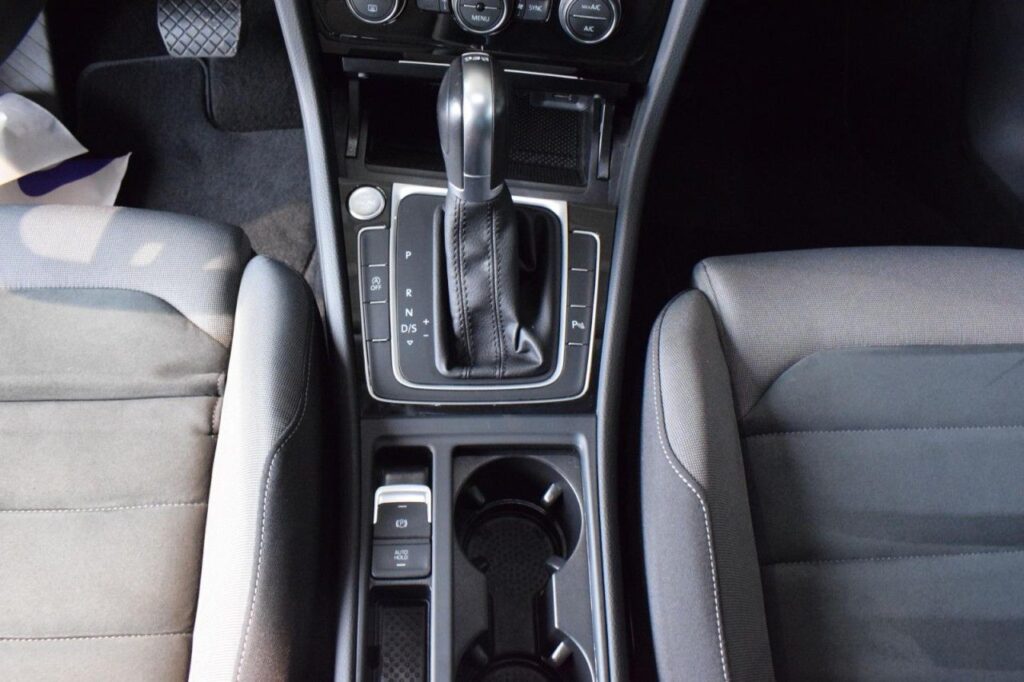 Volkswagen Golf Exposé-Bild 13