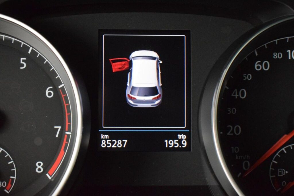 Volkswagen Golf Exposé-Bild 16