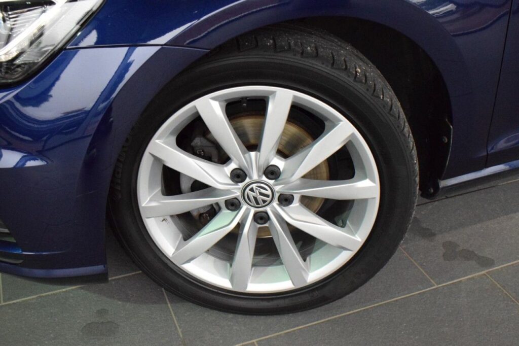 Volkswagen Golf Exposé-Bild 17