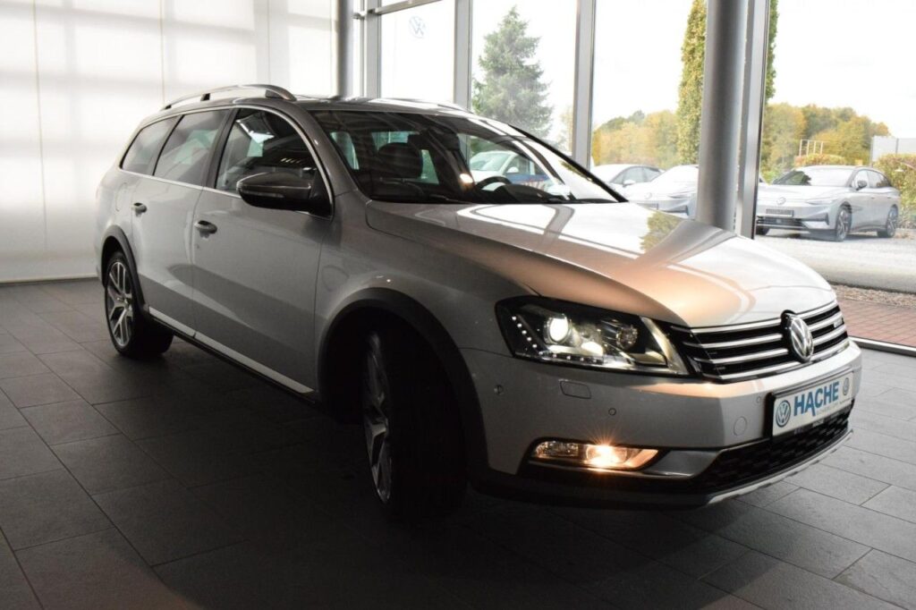 Volkswagen Passat Alltrack Exposé-Bild 2