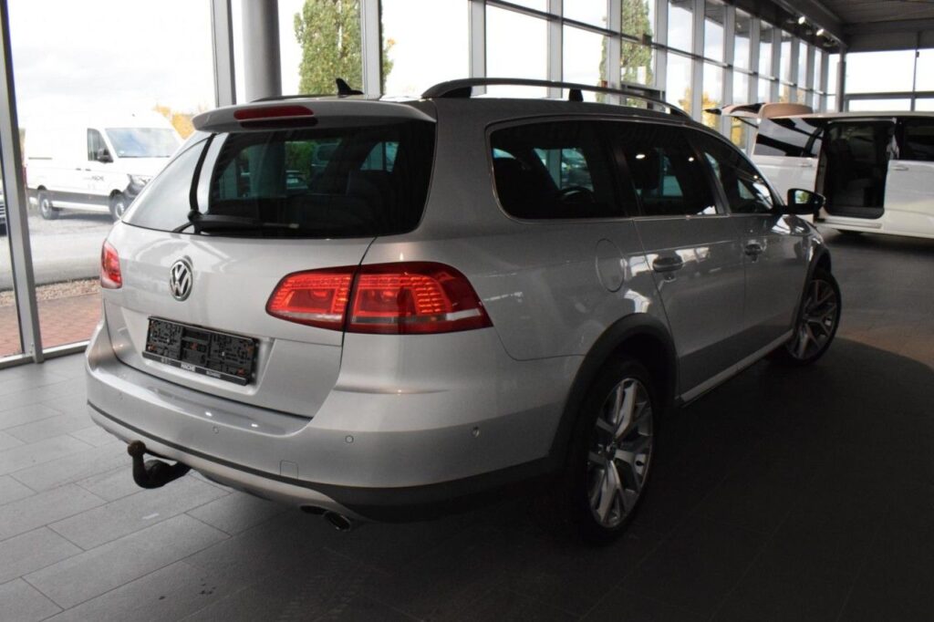 Volkswagen Passat Alltrack Exposé-Bild 3