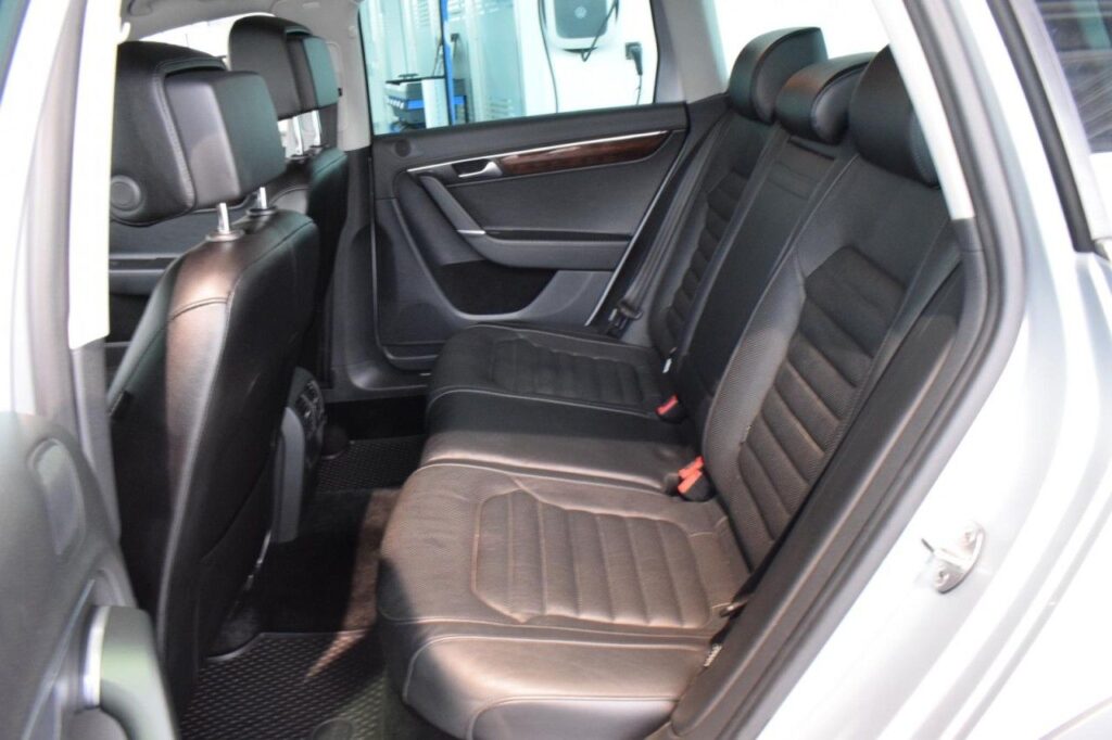 Volkswagen Passat Alltrack Exposé-Bild 8