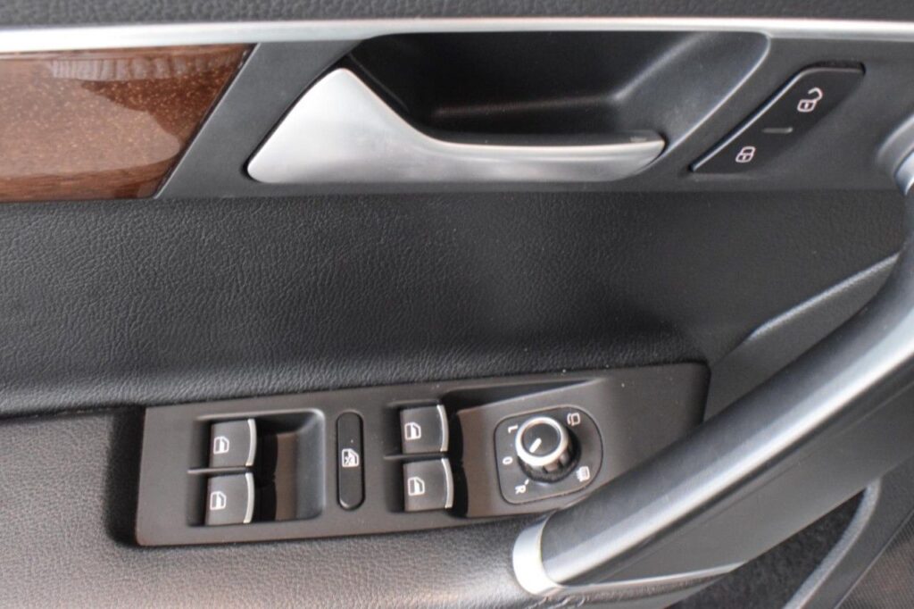 Volkswagen Passat Alltrack Exposé-Bild 11