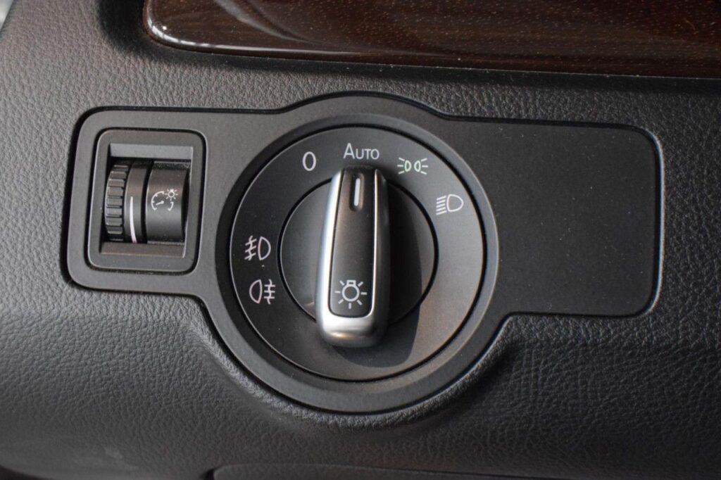 Volkswagen Passat Alltrack Exposé-Bild 12