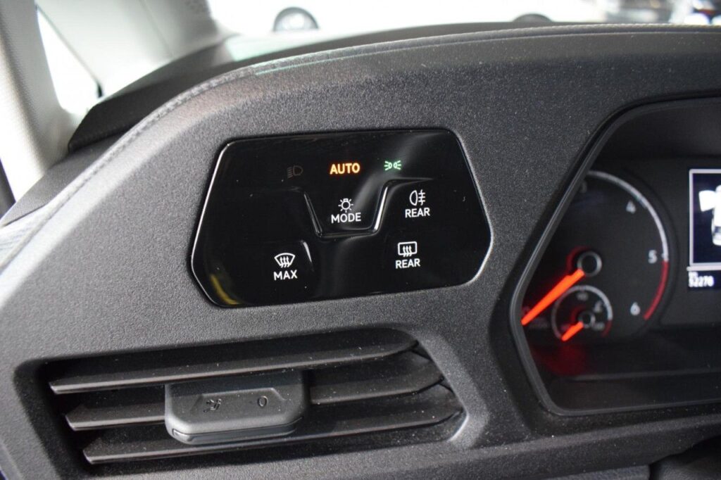 Volkswagen Caddy Exposé-Bild 12