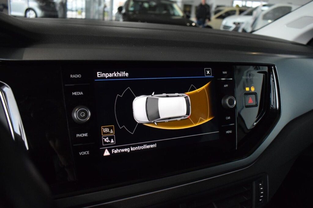 Volkswagen Polo Exposé-Bild 13